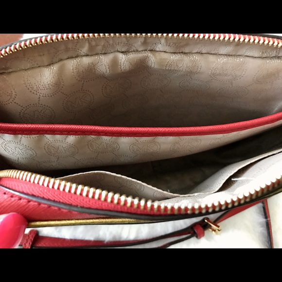 MK Jet Set Large Saffiano Leather Crossbody Bag - Picture 3 of 3